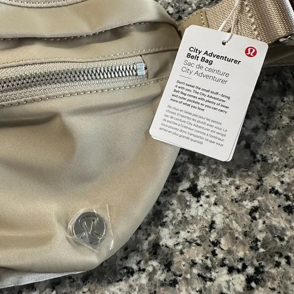 Lululemon City Adventurer Belt Bag 2.5L
Trench #0004 - Picture 3 of 5